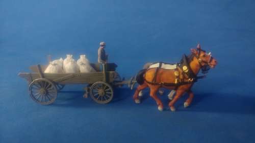 Preiser Farm wagon with sacks