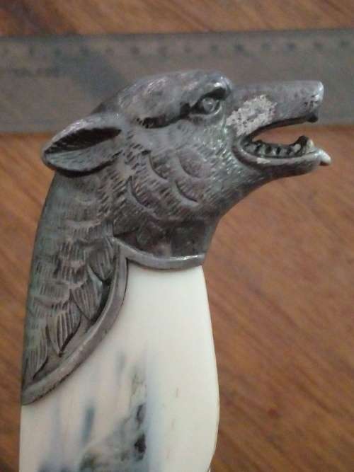 Decorative wolf knife