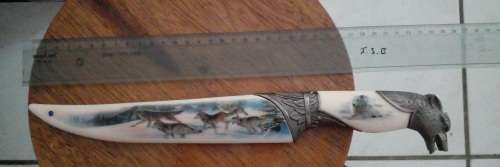 Decorative wolf knife
