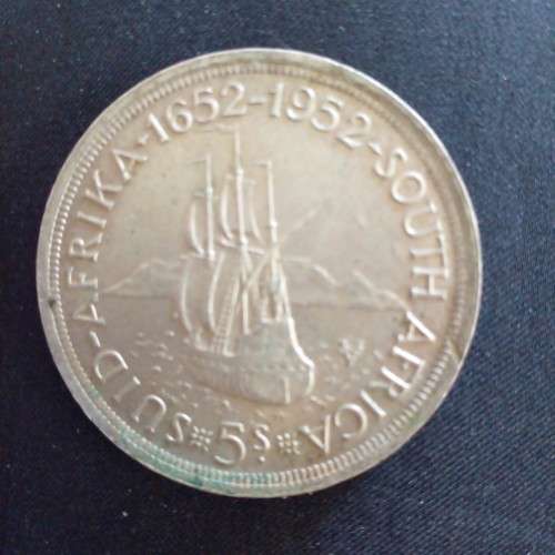 1652 - 1952 5 shillings coin