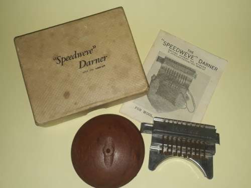 Vintage Speedweve Darner with Instruction Leaflet in Original Packaging (c1940).