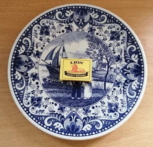 Vintage Delft plate