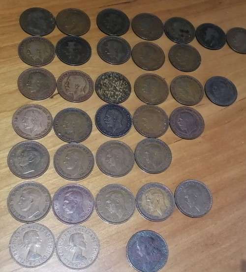 A Collection of 35 UK pennies from 1907-1965, 1 x penny from late 1800s
