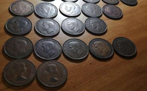 A Collection of 35 UK pennies from 1907-1965, 1 x penny from late 1800s