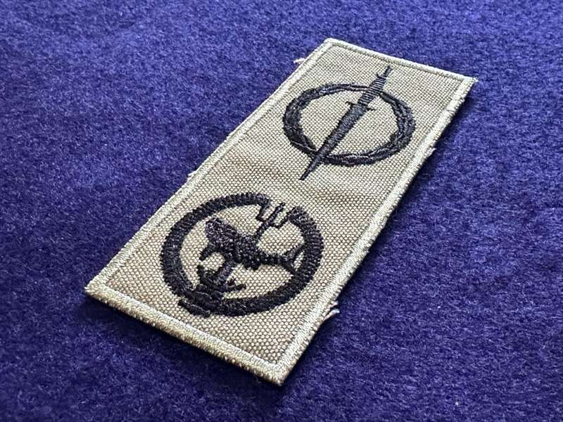 SA Special Forces combined Operator and Attack Diver Badge, Embroidered on Light Olive Background