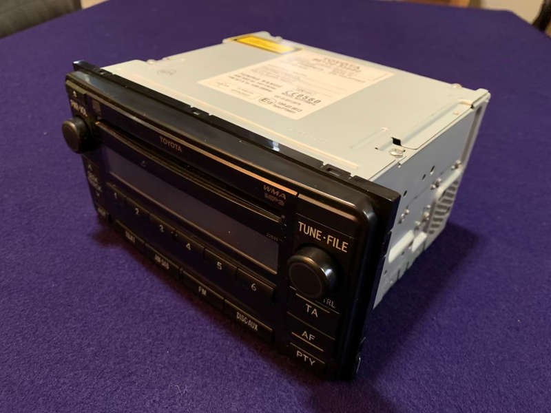 Toyota FJ Cruiser Standard Radio - Model FT0001a
