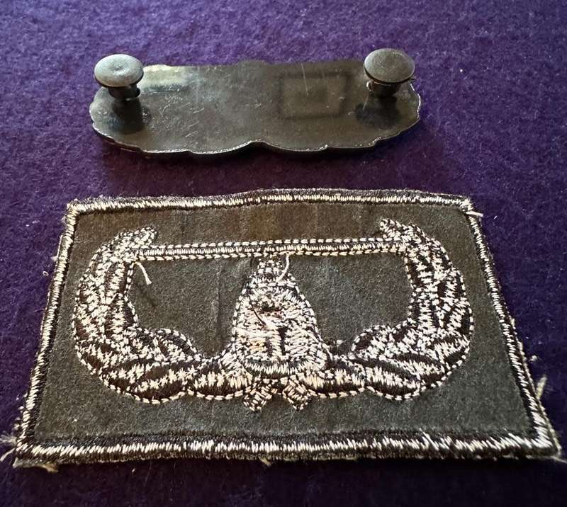 SA Army Air Assault Breast Badge - Full-size - Metal with backing plate and Embroidered Pair