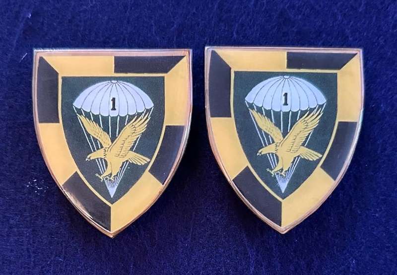 1 Parachute Battalion 1st Issue Metal Flash - 1 Set