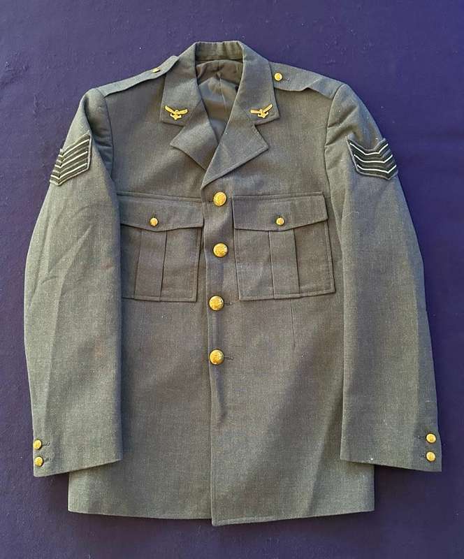 SAAF Airforce Tunic Complete with Rank of Sergeant, Manufactured 1981 by VEKA BEPERK