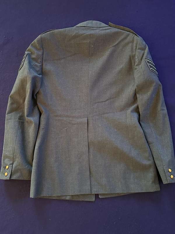 SAAF Airforce Tunic Complete with Rank of Sergeant, Manufactured 1981 by VEKA BEPERK
