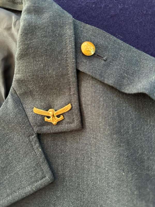 SAAF Airforce Tunic Complete with Rank of Sergeant, Manufactured 1981 by VEKA BEPERK