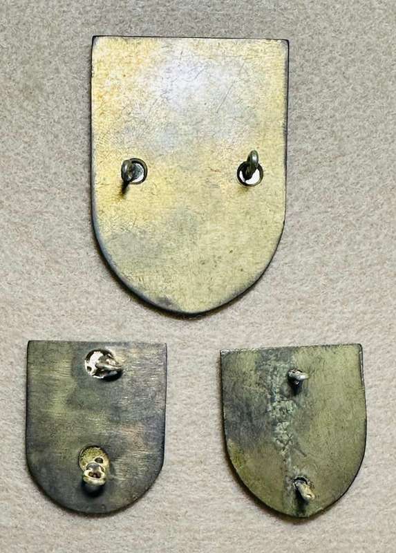 Rhodesian Medical Corps - SET BERET AND COLLARS MOUNTED ON STEEL ENAMEL FLASHES