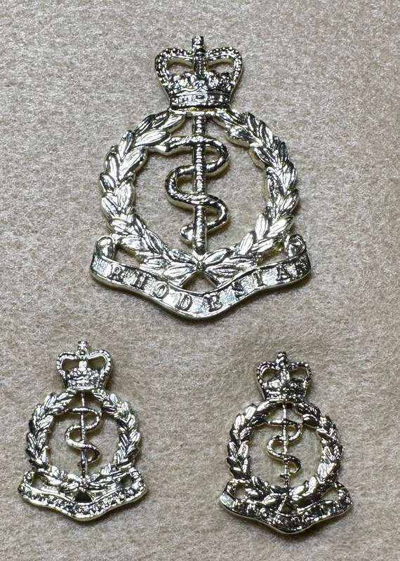 Rhodesian Medical Corps - QC - SET ANNODISED BERET AND COLLARS NO FLASHES