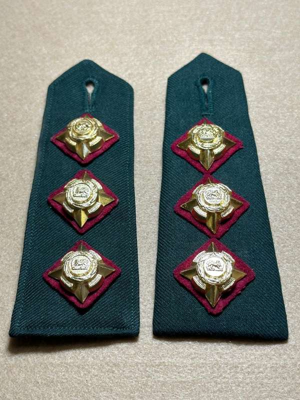 Rhodesian Medical Corps - SET CAPTAINS RANK FOR GREENS