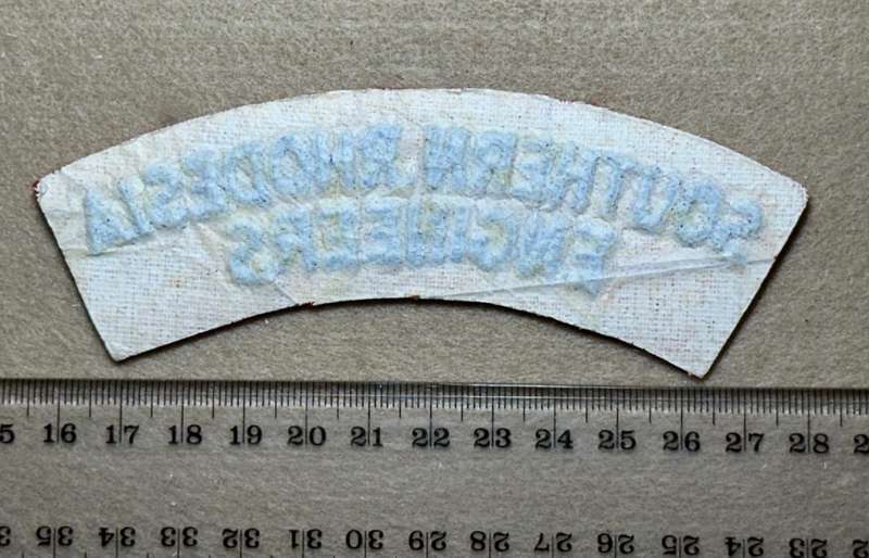 SOUTHERN RHODESIA ENGINEERS SHOULDER FLASH - BLUE ON RED