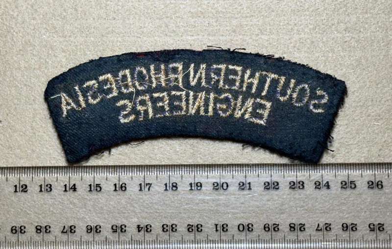 SOUTHERN RHODESIA ENGINEERS SHOULDER FLASH - BLUE ON RED VARIANT