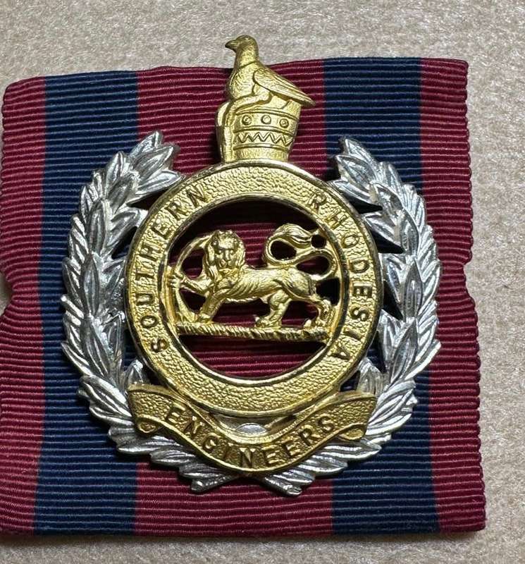 Rhodesian Corps of Engineers - SET COLLARS AND CAP ON FLASH WITH ZIM BIRD -Southern Rhodesia