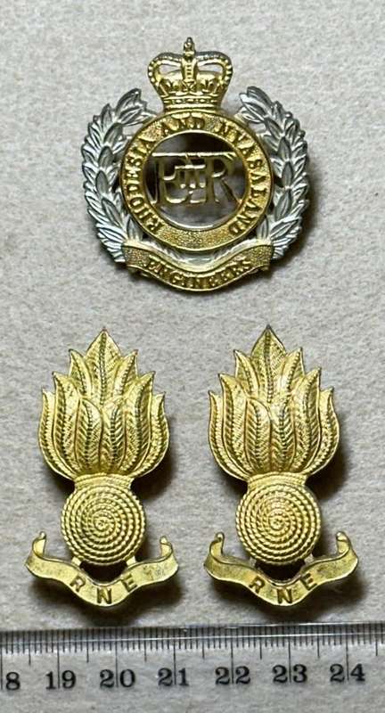 Rhodesian Corps of Engineers - Set Cap and Collars Rhodesia and Nyasaland QC - Variation 2