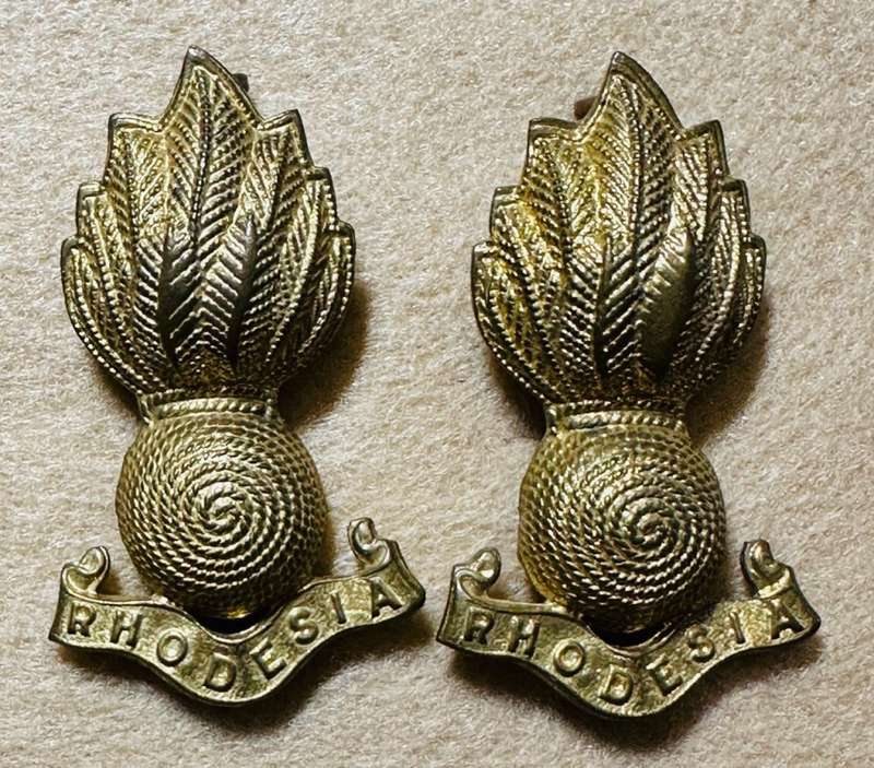 Rhodesian Corps of Engineers - SET Cap and Collar Rhodesia with Bird