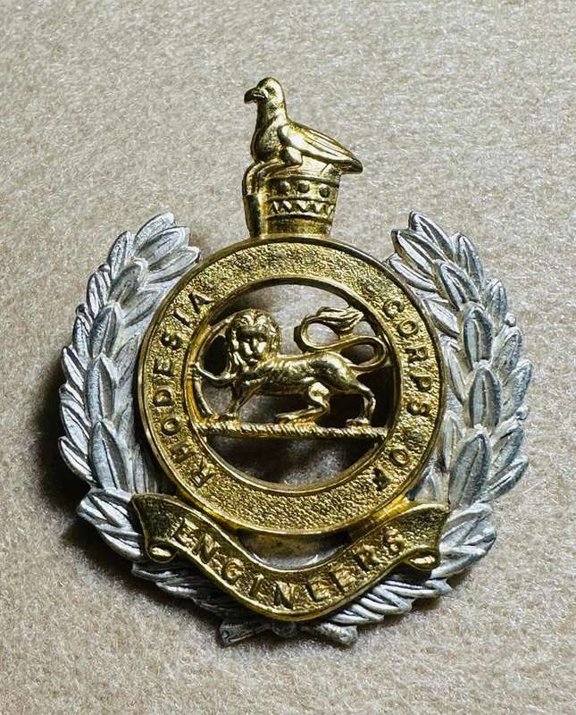 Rhodesian Corps of Engineers - SET Cap and Collar Rhodesia with Bird