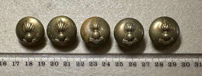 Rhodesian Engineers, 5 Large Buttons with Rhodesia Scroll, by Metal Art, Pretoria