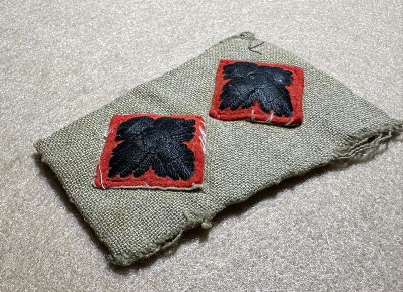Rhodesian Forces - SINGLE LT RANK BOARDS/SLIP ONS WW2