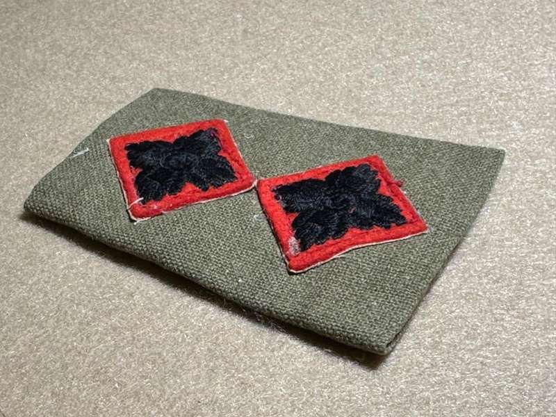 Rhodesian Forces - SINGLE LT RANK BOARDS/SLIP ONS WW2