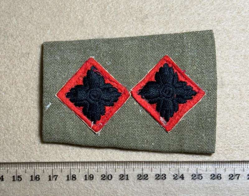 Rhodesian Forces - SINGLE LT RANK BOARDS/SLIP ONS WW2