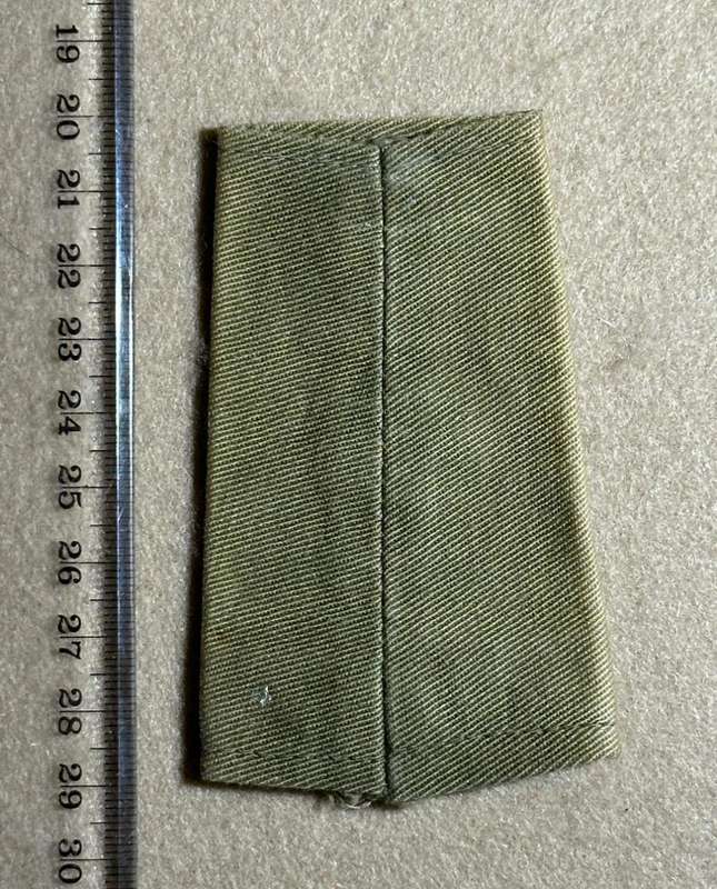 Rhodesian Forces - SINGLE CAPT RANK BOARDS/SLIP ONS WW2