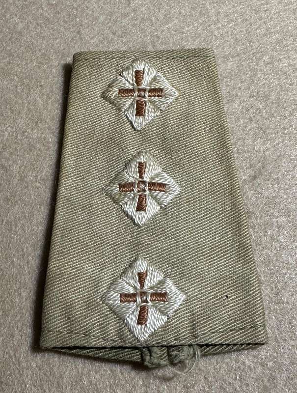 Rhodesian Forces - SINGLE CAPT RANK BOARDS/SLIP ONS WW2