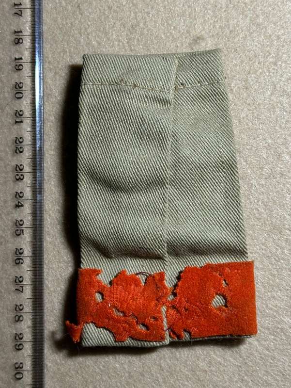 Rhodesian Forces - SINGLE CAPT RANK BOARDS/SLIP ONS WW2 WITH BRASS RHODESIA TITLE AND RED FLASH