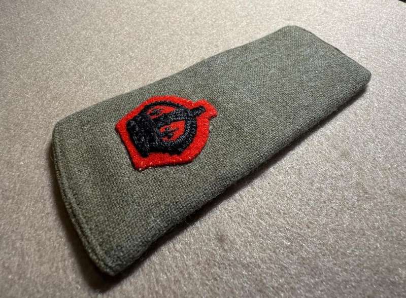 Rhodesian Forces - SINGLE MAJOR RANK BOARDS/SLIP ONS WW2 WITH RED BACKING