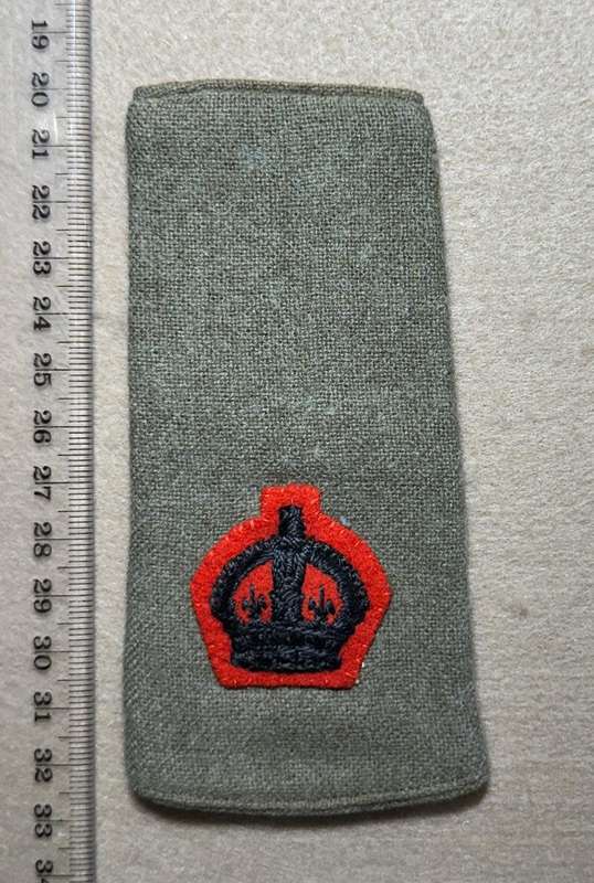 Rhodesian Forces - SINGLE MAJOR RANK BOARDS/SLIP ONS WW2 WITH RED BACKING