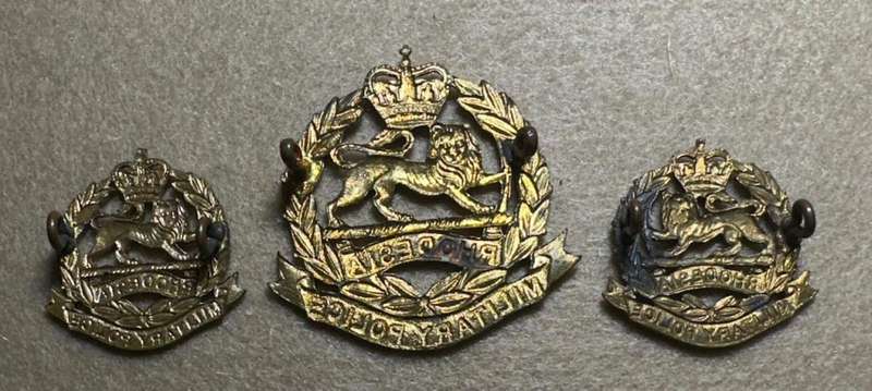 Rhodesia Corps of Military Police 1965-70 - Set of Cap Badge and Two Collars Brass - Variation 1