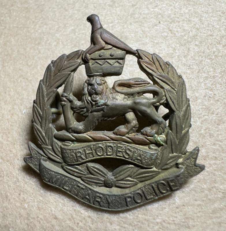 Rhodesian Corps of Military Police 1970-1980 - Cap Badge, Brass with Bird - Variation 3
