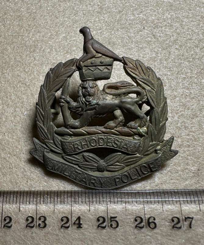 Rhodesian Corps of Military Police 1970-1980 - Cap Badge, Brass with Bird - Variation 3