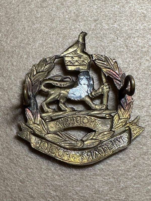 Rhodesian Corps of Military Police 1970-1980 - Cap Badge, Brass with Bird - Variation 4