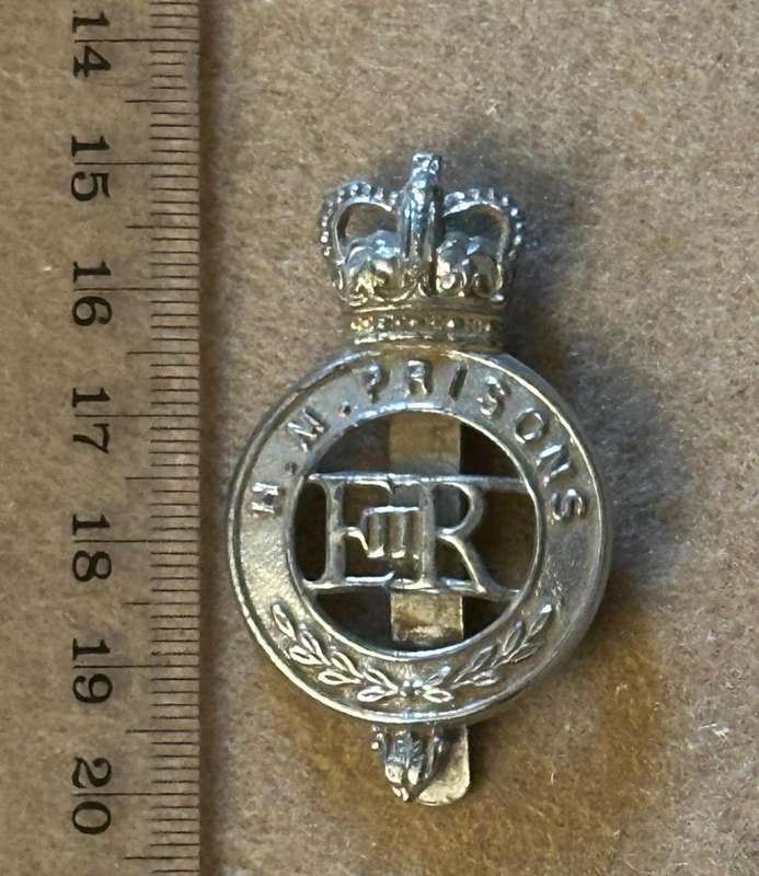 Rhodesian Prison Service - SINGLE CHROME CAP BADGE QC WITH SLIDER, Manufactured FIRMIN, London