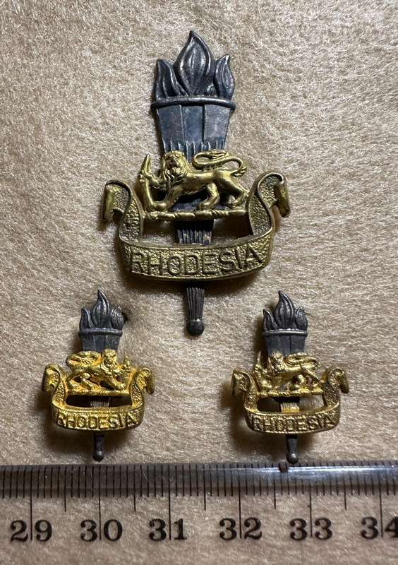 Rhodesian Educational Corps - SET BERET AND COLLAR BADGES METAL