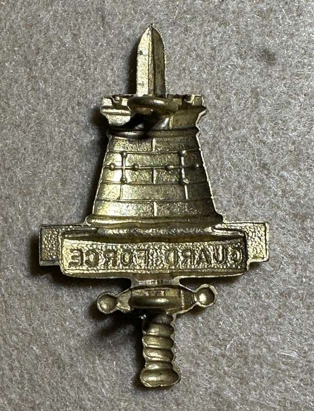 Rhodesian Guard Force - Brass Cap Badge Gilt - Variation 1