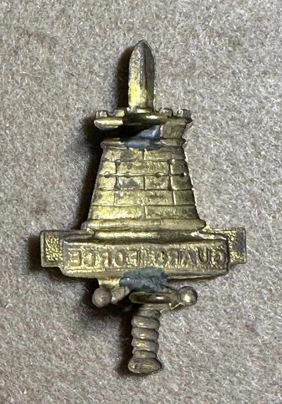 Rhodesian Guard Force - Brass Cap Badge Gilt - Variation 2