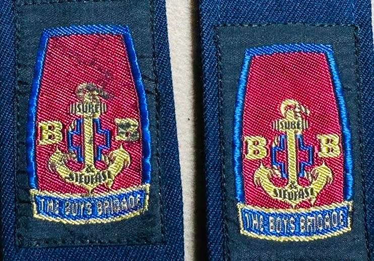 Rhodesian Boys Brigade - CLOTH EPPAULETTES WITH BLUE CLOTH BADGES VARIANTS