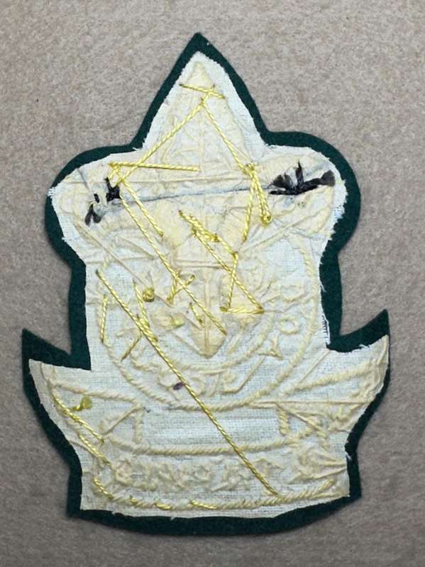 Rhodesian Boy Scouts - GREEN AND GOLD CAP BADGE VARIANT