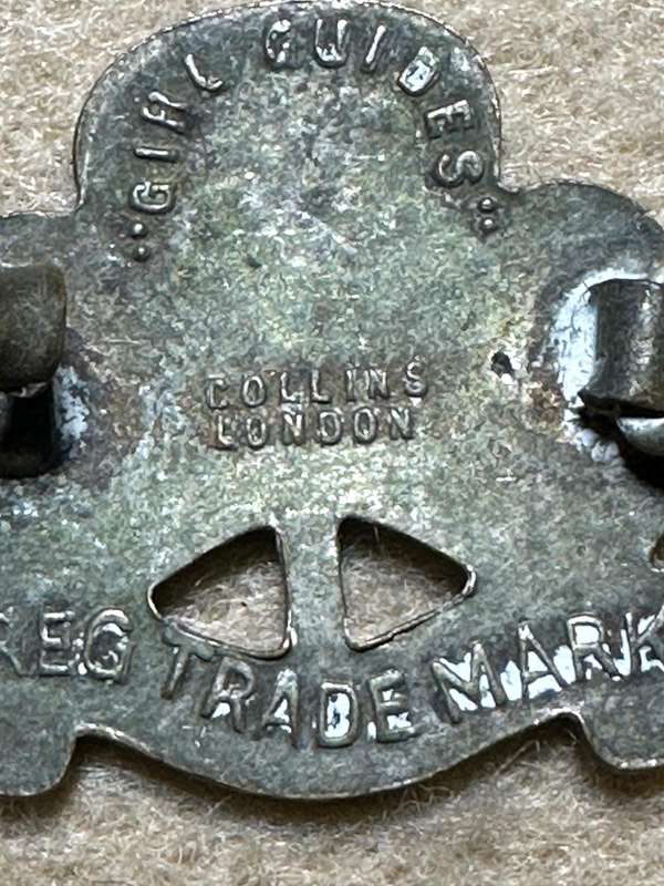 Rhodesian Girl Guides - VARIED BROOCH, made by COLLINS, LONDON