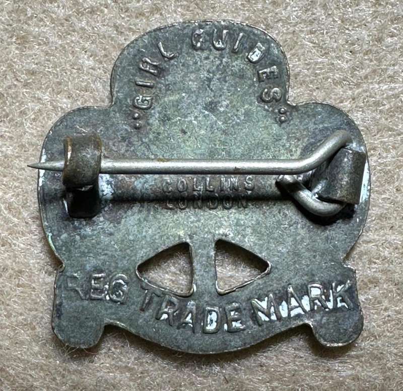 Rhodesian Girl Guides - VARIED BROOCH, made by COLLINS, LONDON
