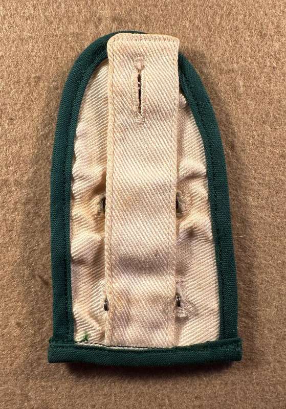 Rhodesia NURSING -EPPAULETTES RED BAR