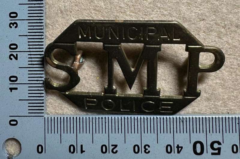 Rhodesian City Councils - SMP MUNICIPAL POLICE BRASS (SALISBURY) - VERY RARE)
