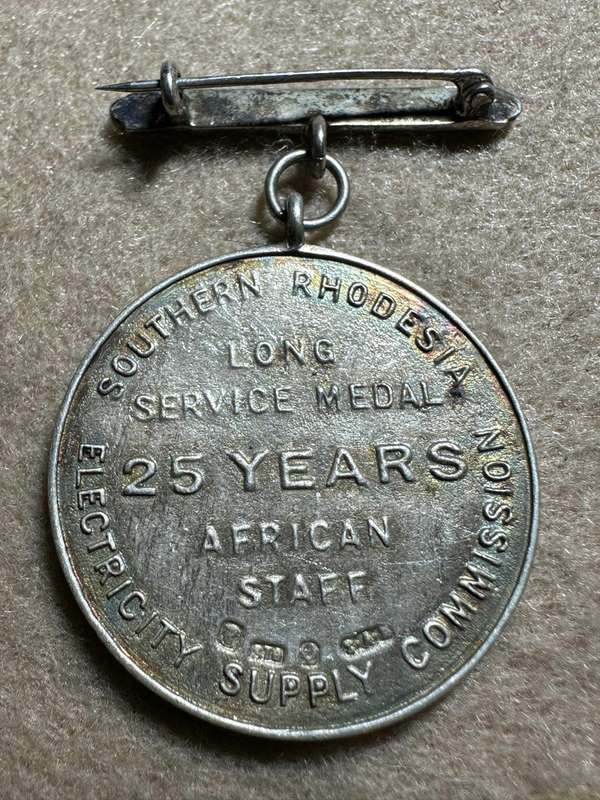 Rhodesia Parliament - ROKEN PARLIAMENT PIN - 25 YEARS SERVICE AWARD