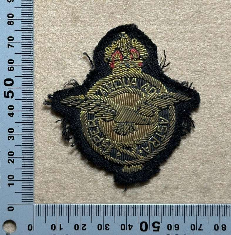 Rhodesian Air Force - RAF OFFICERS CAP BADGE WW2 - BULLION WIRE