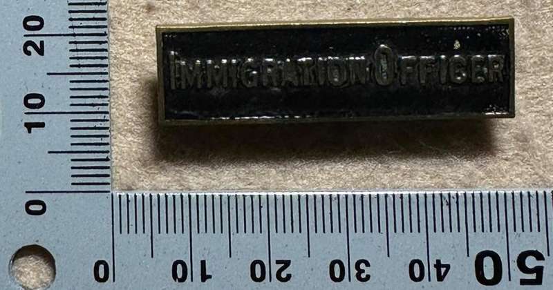 Rhodesian CUSTOMS AND IMMIGRATION - BREAST BADGES BRASS IMMIGRATION OFFICER - BLACK